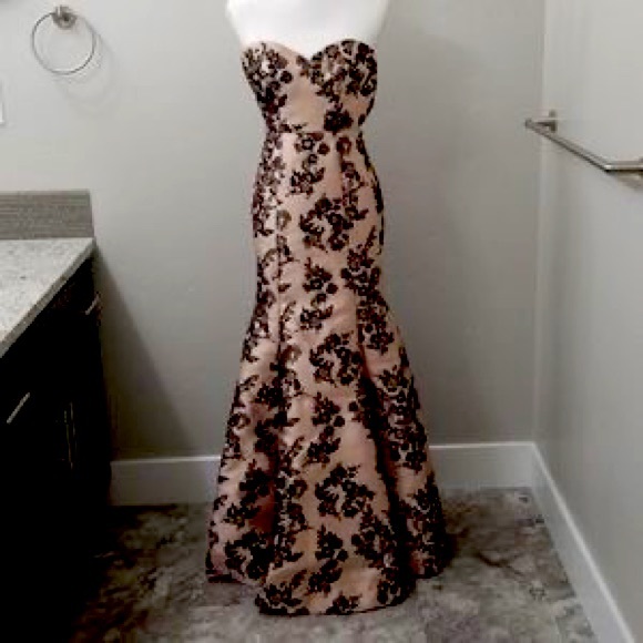 Windsor prom dress, 2 Days shipping 📦📬 - Picture 2 of 7